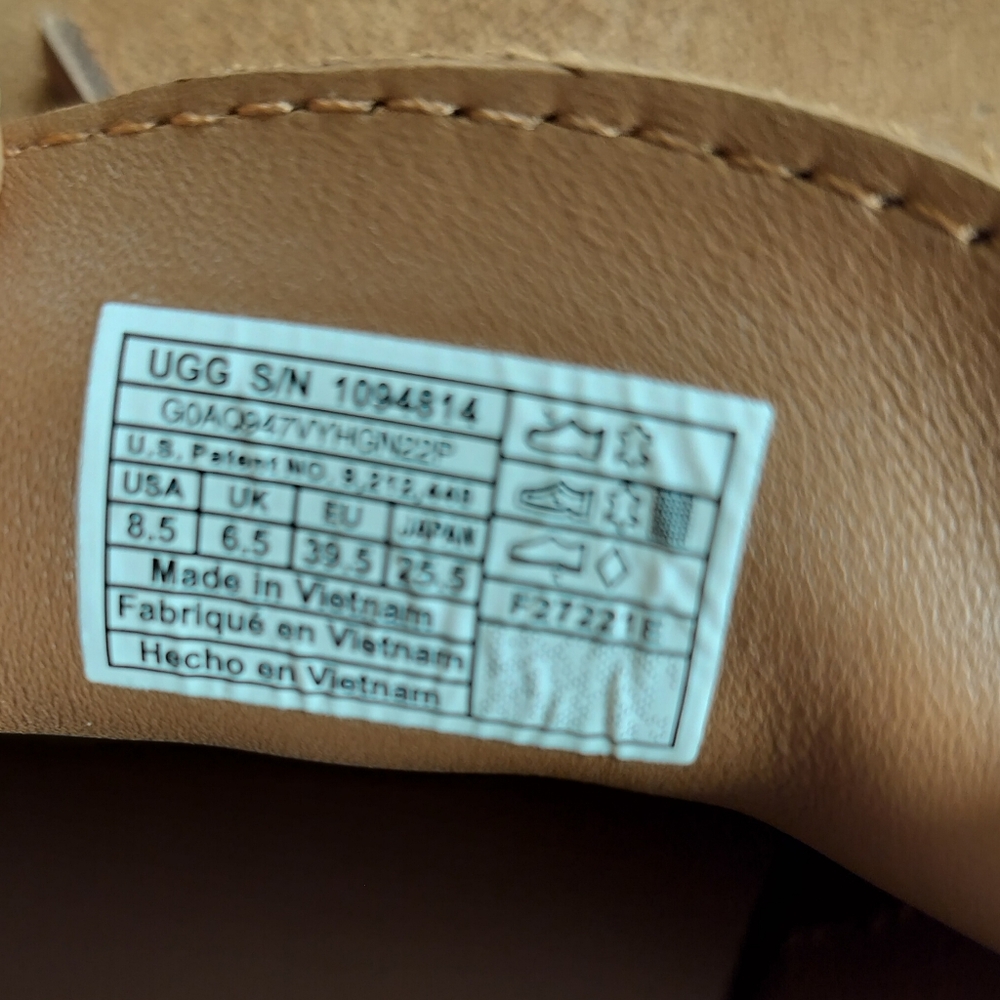 Ugg Women's Moccasin Slipper - Picture 4 of 9